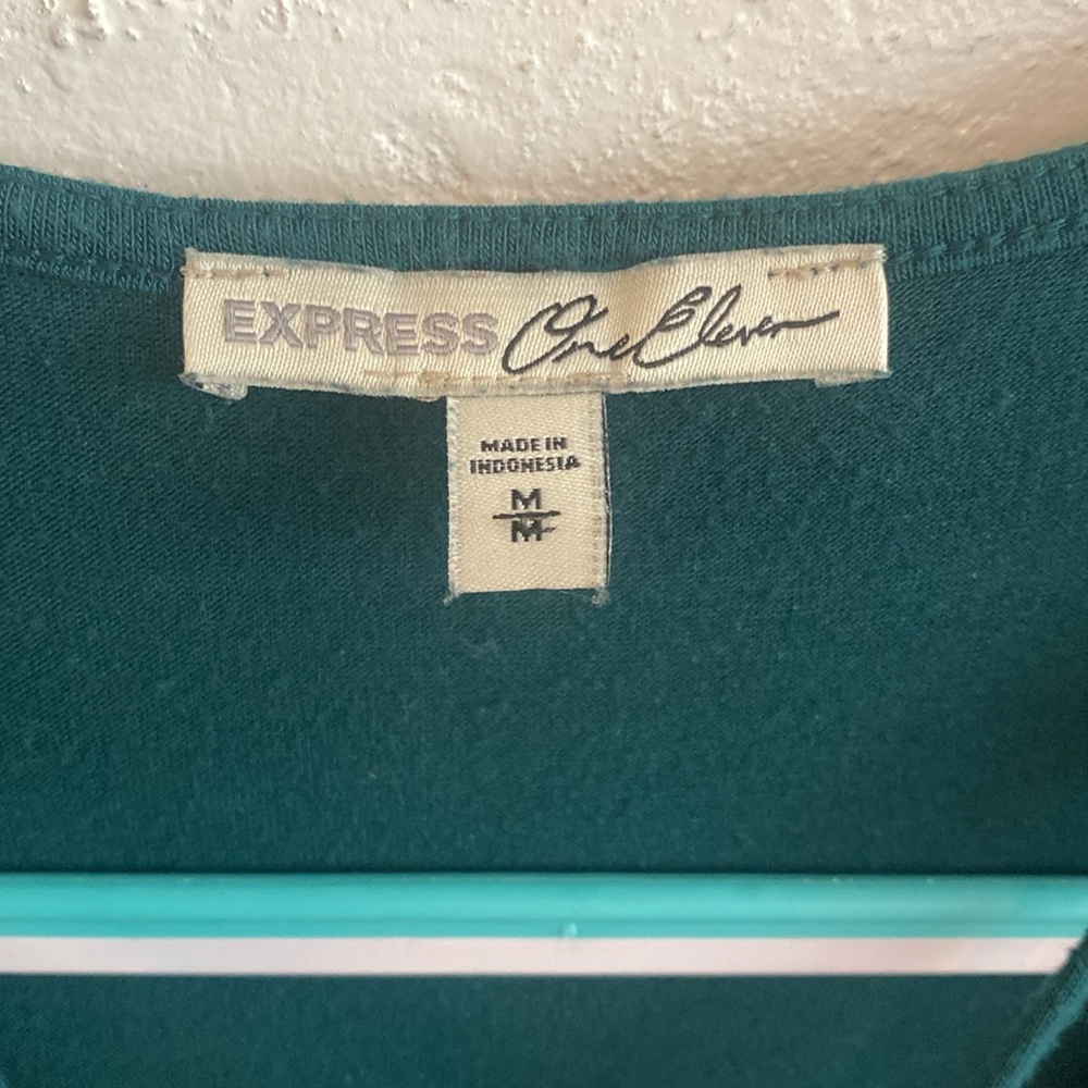 Express Ladies Top - Picture 2 of 5
